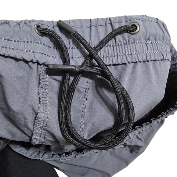 Banana Republic Men's Windbreaker Jogger Pants - Picture 3 of 10